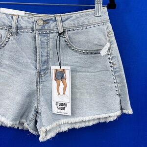 NWT🤩 |•VANILLA STAR•| Studded Jean Shorts Size 25/1